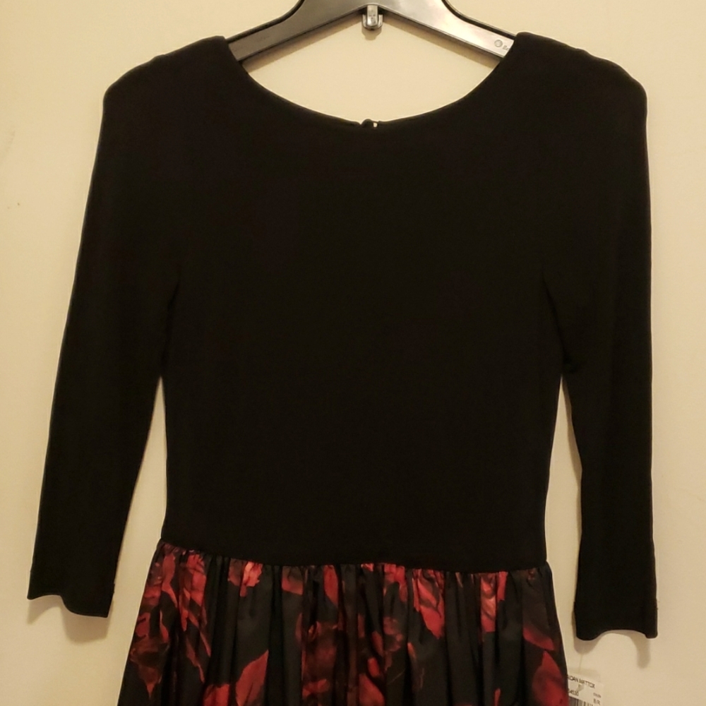 Aidan Mattox Black/Red Evening Gown Size 2